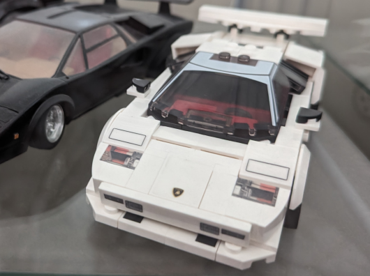 76908 Countach